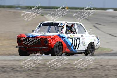 media/Sep-28-2025-24 Hours of Lemons (Sun) [[5dfe0e5f6e]]/12pm (Outside Grapevine)/